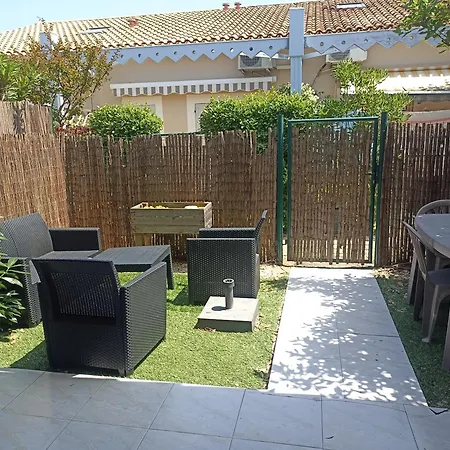 Janislove34 Maison 1 Avec Acces Piscine Dans A Les Flots *