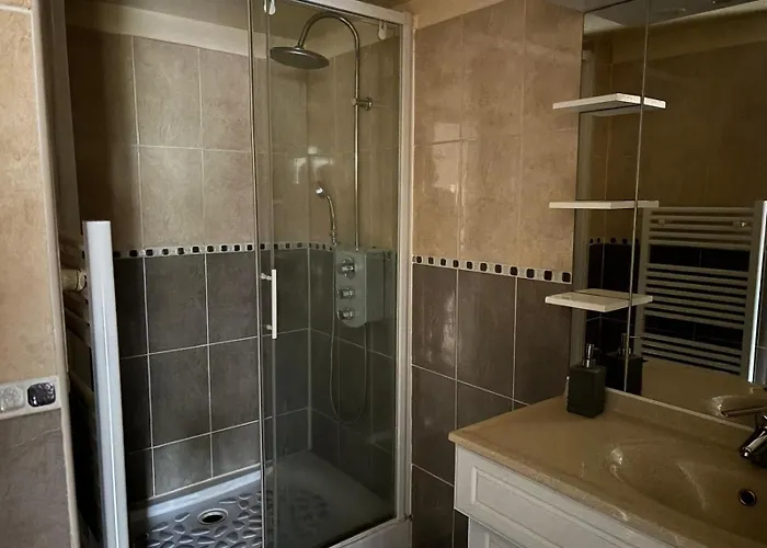 Дом отдыха Janislove34 Maison 1 Avec Acces Piscine Dans A Les Flots Палава-ле-Фло